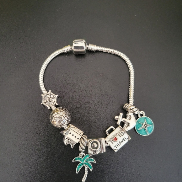 Cute travel charm bracelet - Picture 2 of 5